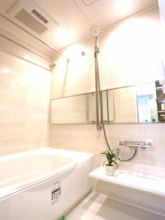 風呂 日々のお掃除が楽なように凹凸が少なく汚れの付きにくい仕様となりました。