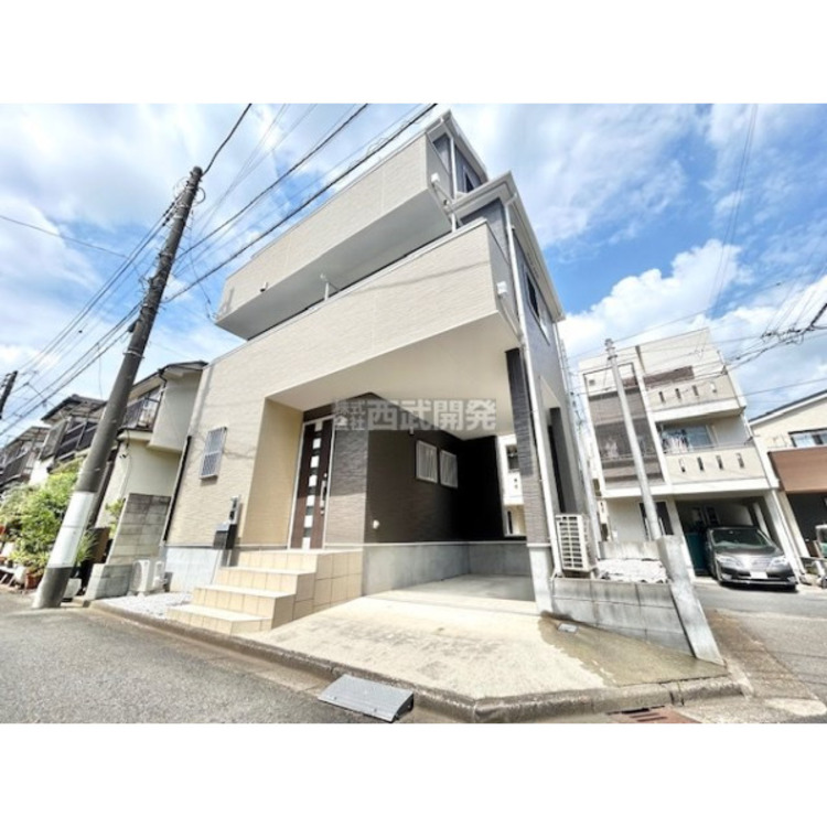 外観 東武東上線「柳瀬川」駅徒歩12分！平成25年築の中古戸建です。3方角地で陽当・眺望良好です。