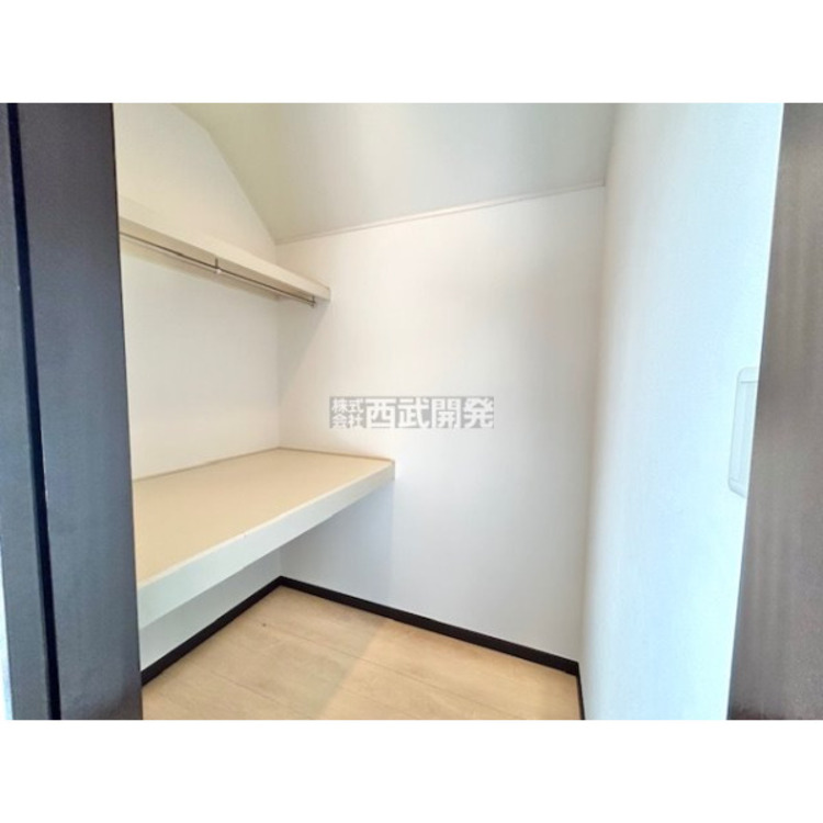 収納 3階洋室6帖には広々収納付きです。