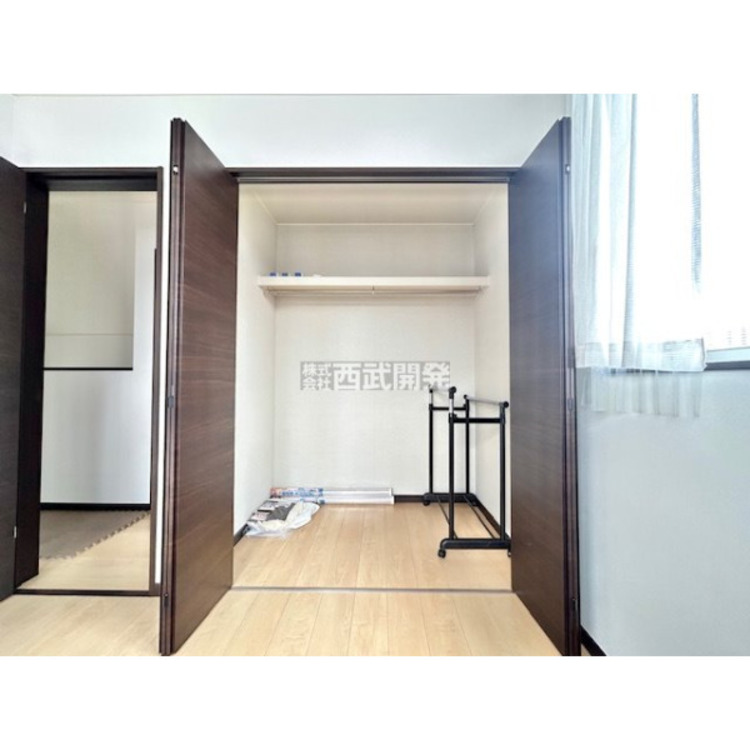 収納 3階洋室4.5帖には広々収納付きです。