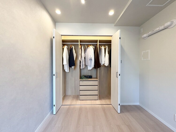 その他 収納スペースが付いていて、お部屋を広く使っていただけます。