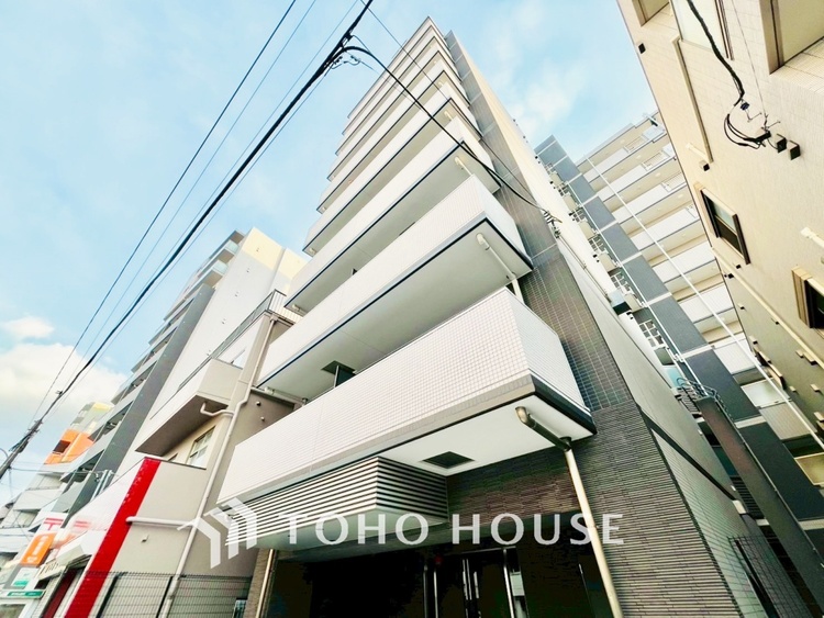 外観 漂う上質な空気感、マンションに入れば「おかえりなさい」と笑顔で迎えてくれるエントランス。最良の心配りを感じるマンションでした。