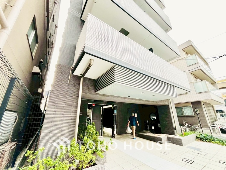 外観 漂う上質な空気感、マンションに入れば「おかえりなさい」と笑顔で迎えてくれるエントランス。最良の心配りを感じるマンションでした。