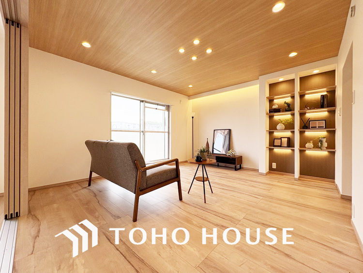 内装 広がりのある住空間、家族が集まるリビング・ダイニング