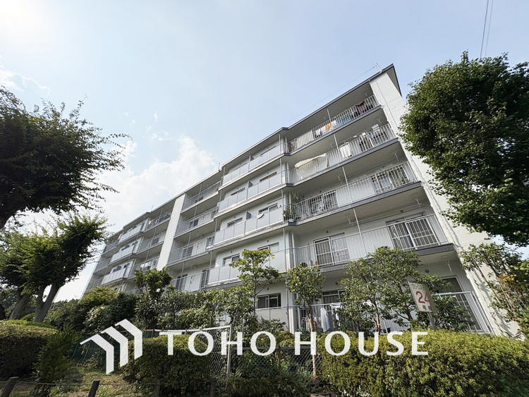 外観 〜南向きリノベーション済3LDK〜バルコニー前面が公園のため、陽当たり・眺望良好〜