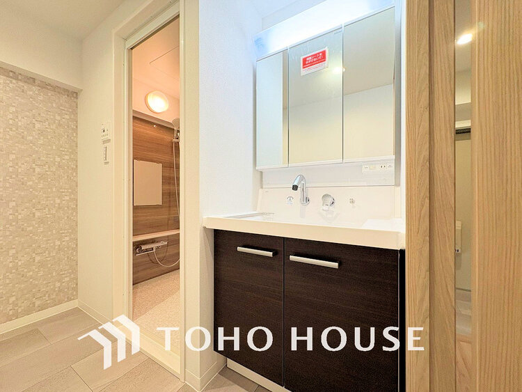 洗面 大きな洗面鏡付き、朝の身支度も楽しくなりますね