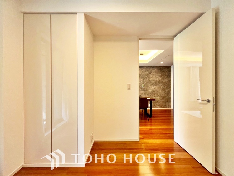 内装 【PRIVATE ROOM】◆プライベートな時間◆最高な暮らしにはこの空間が必要。家族のふれあいも大切にしつつ、自分の空間も大切にしたい。