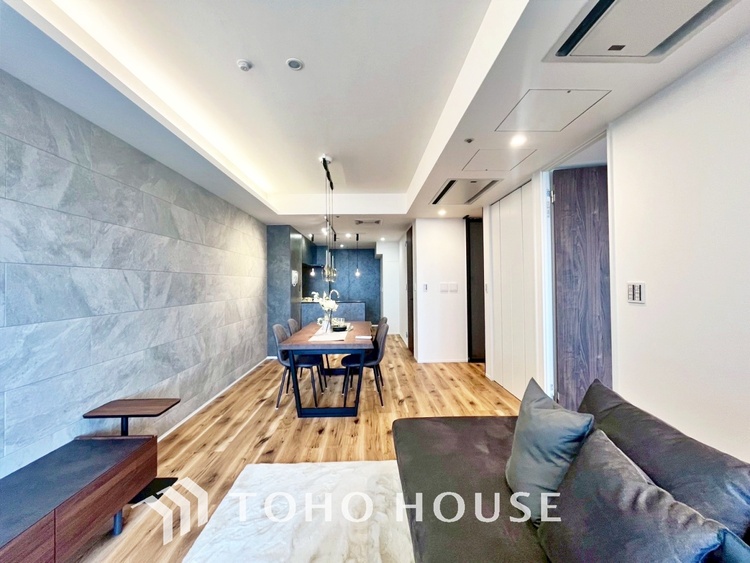 内装 【LIVING】◆陽光◆が差し込む。この開放的なLDKに家族の笑顔が集う。家族が一緒に過ごす空間は明るく、そして居心地よく。