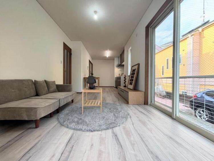 その他 ●〇家族と過ごすひと時を溢れる光が優しく包み込むリビングダイニング。家族とともに、心穏やかに過ごすひととき。家族との時間、自分の時間を大切にできる空間がここにあります。LDKで過ごす時間は大事ですね●