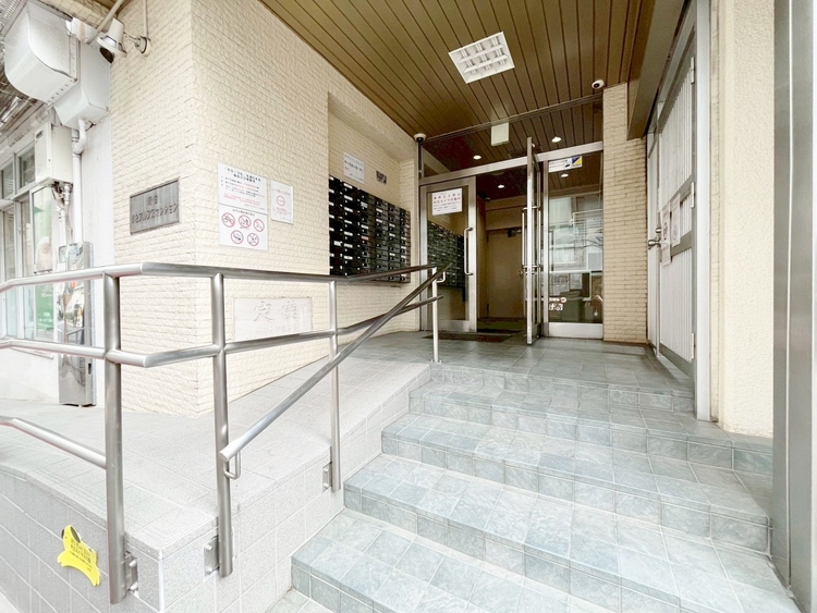 エントランス 外と内をつなぐエントランスは、まさに顔となる場所。