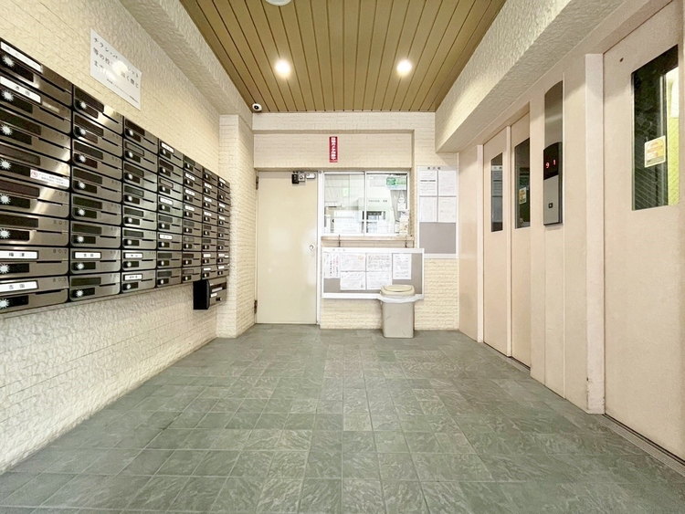 エントランス エントランス内部は、管理が行き届き清潔な共有スペースとなっています。