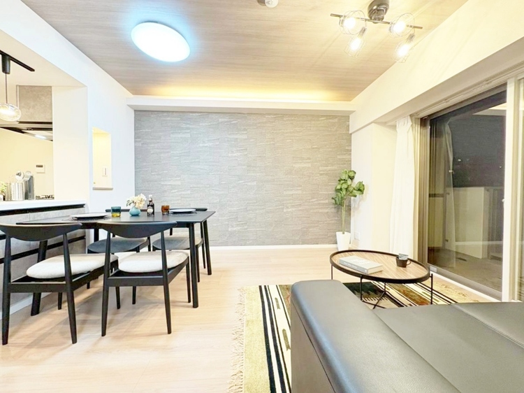 居間 豊かな居住性と、安心感を満たすクオリティが見事に調和した住空間。