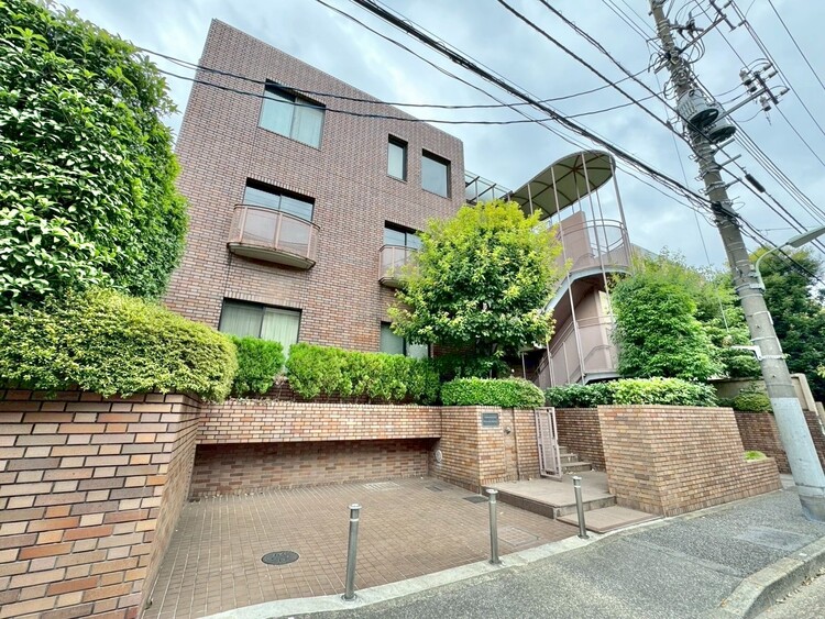 その他 飽きのこないシンプルモダンな外観です。