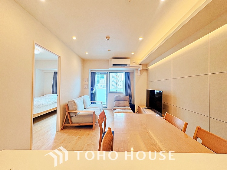 内装 使いやすく、明るい洋室に仕上がります。子供部屋や趣味のお部屋にご利用できます。ご自身で家具などを配置し、素敵な空間を創り上げられます。