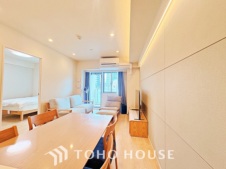 内装 使いやすく、明るい洋室に仕上がります。子供部屋や趣味のお部屋にご利用できます。ご自身で家具などを配置し、素敵な空間を創り上げられます。