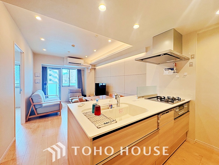 内装 お子様の面倒を見れる時間が増え時短になります。加えて手荒れも防げてしかも節水が高い為、大変人気があり重宝します。