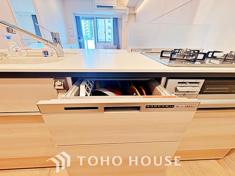 キッチン 広々としたキッチンのシンクは、料理の準備と片付けを楽にし、使いやすさを最大限に引き立てます。