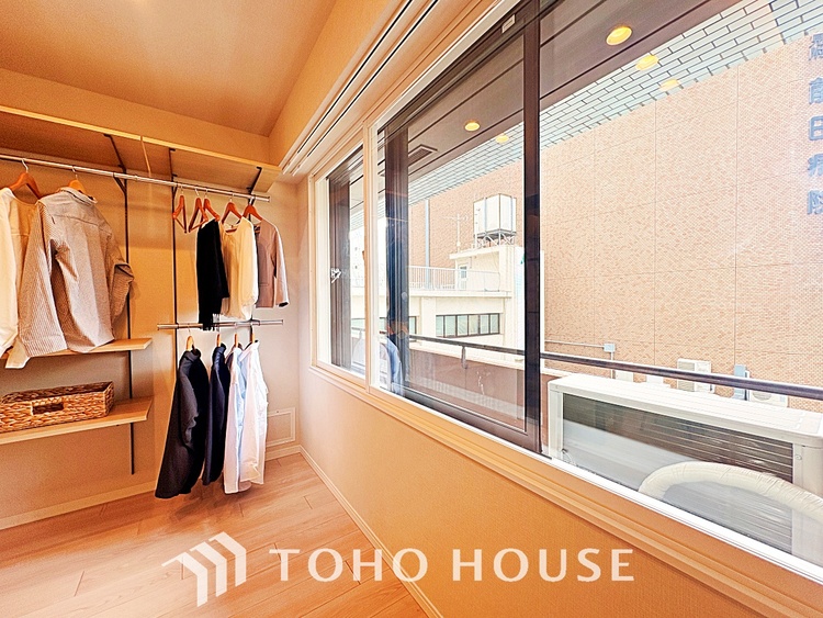 内装 【ROOM】感性を育むプライベートルームはシンプルでスマートな空間。好みの空間で読書をしたり、音楽を聞いたりと一人の時間も充実したものにできます。