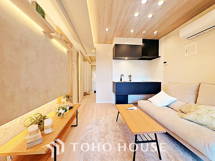 内装 使いやすく、明るい洋室に仕上がります。子供部屋や趣味のお部屋にご利用できます。ご自身で家具などを配置し、素敵な空間を創り上げられます。