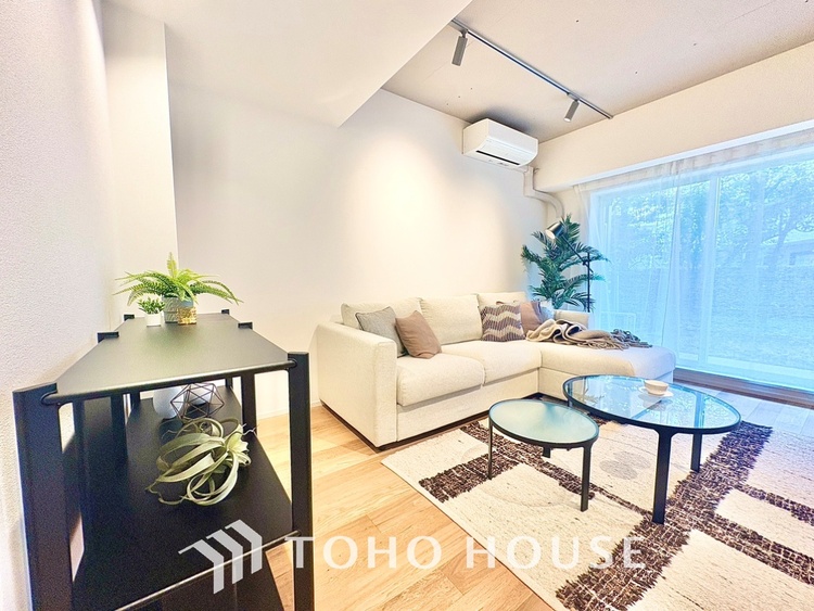 内装 ◆子供部屋◆冷涼な風、そよぐリビング。だんらんの場所はここから始まり、ここで終わる。家族の笑顔が集う素敵な場所だから、こだわり抜いた思いが詰まっているのだと思う。