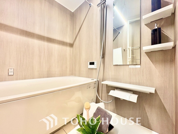 風呂 ◆浴室◆の温もりを感じ、ふわりと寄り添う太陽の妖精たちが自然と僕達を微睡ませる。うとうとしたい訳ではないがそんな時間が嫌いじゃない自分がここにいる。