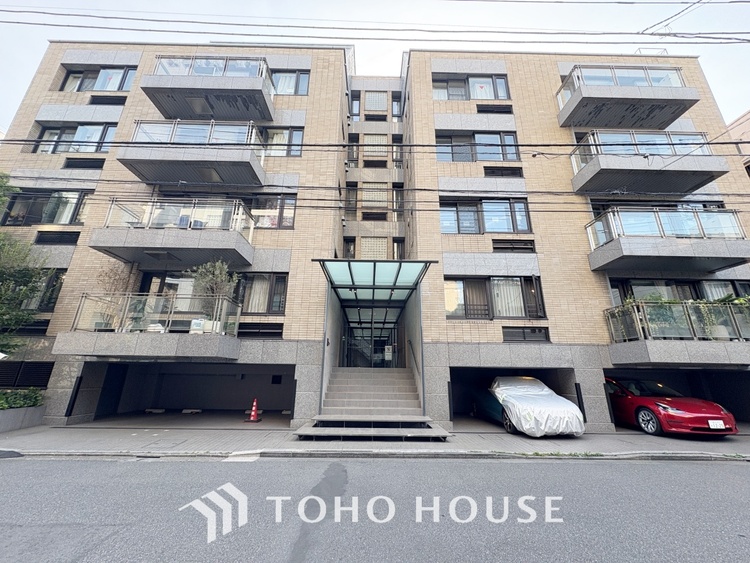 外観 漂う上質な空気感、マンションに入れば「おかえりなさい」と笑顔で迎えてくれるエントランス。最良の心配りを感じるマンションでした。