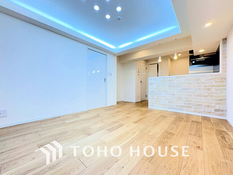 内装 広がりのある住空間、家族が集まるリビング・ダイニング