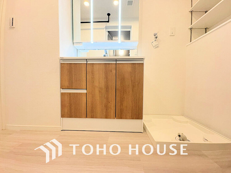 洗面 大きな洗面鏡付き、朝の身支度も楽しくなりますね