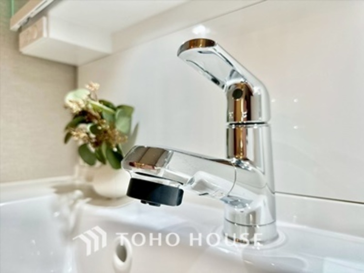 洗面 【WASHROOM】◆快適◆煌びやかな暮らしの中にも忘れたくない快適さ。大きな収納が助けてくれます。