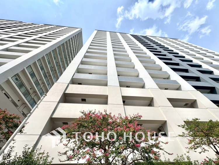 その他 【ENTRANCE】◆そびえ立つ◆我が家のシンボル。遠くの空が赤く染まる夕べが待ち遠しい。