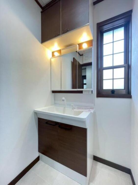 洗面 忙しい朝にも落ち着いて身支度ができるゆとりある洗面スペース 