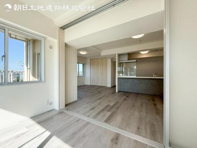 居間 リフォーム完成につきすぐの見学や資料請求などお気軽にお問い合わせください