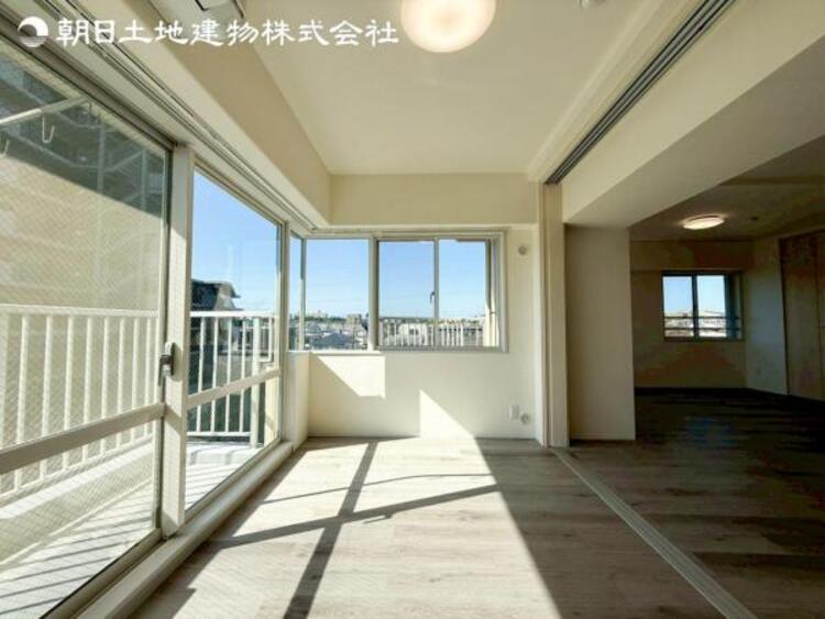 居間 リフォーム完成につきすぐの見学や資料請求などお気軽にお問い合わせください