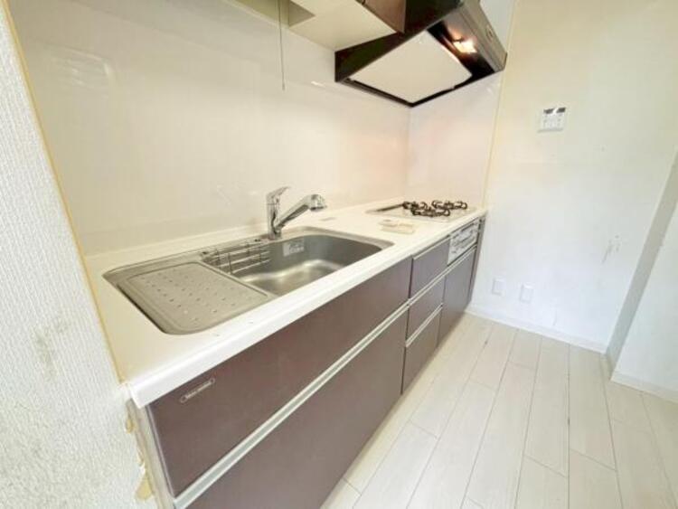 キッチン 清潔感のあるキッチン。使い勝手の良い設備で効率よくお料理ができます。