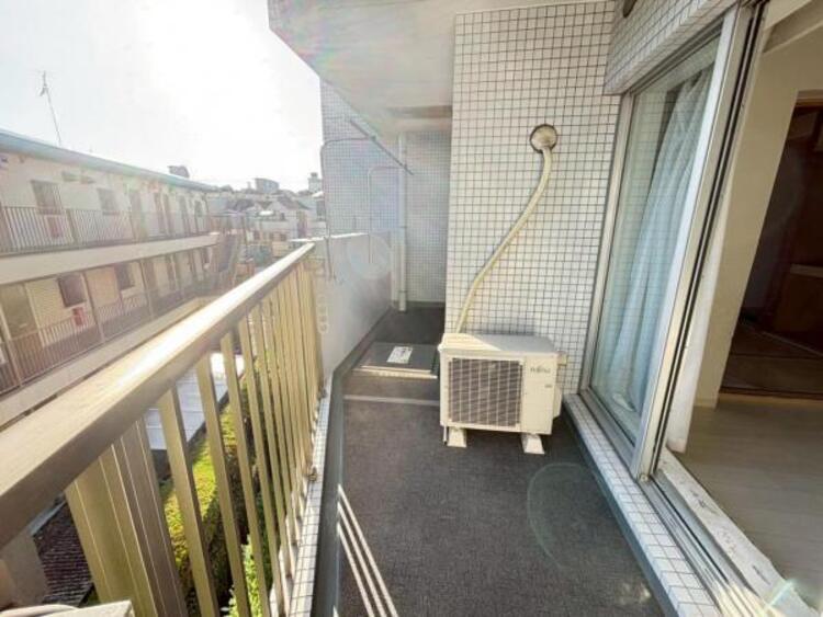 バルコニー 風通し・日当たりの良いバルコニーです。