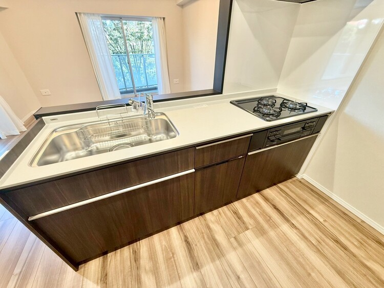 その他 開放感のあるキッチンスペース。調理をしながら、会話も弾みそうですね。