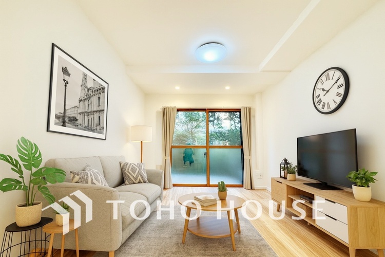 内装 ＊配置してある家具や小物はCGによるイメージ画像です。家事動線に配慮したプランによりご家族がくつろげる明るく広い空間が確保できました。