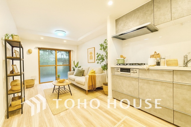 内装 ＊配置してある家具や小物はCGによるイメージ画像です。家族みんなの笑顔が、笑い声が絶えない幸せいっぱいのこの場所で新たな生活が始まる