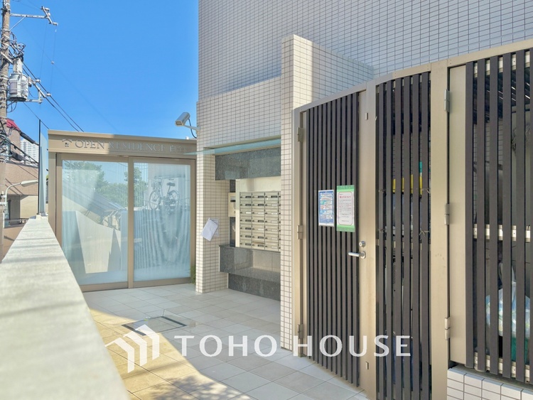 外観 手元の収納から、足元の収納までが全てスライド式で、奥のスペースまで有効に活用できます。奥まで上から見渡せるので、たまにしか使わない調理器具もサッと取出せます。