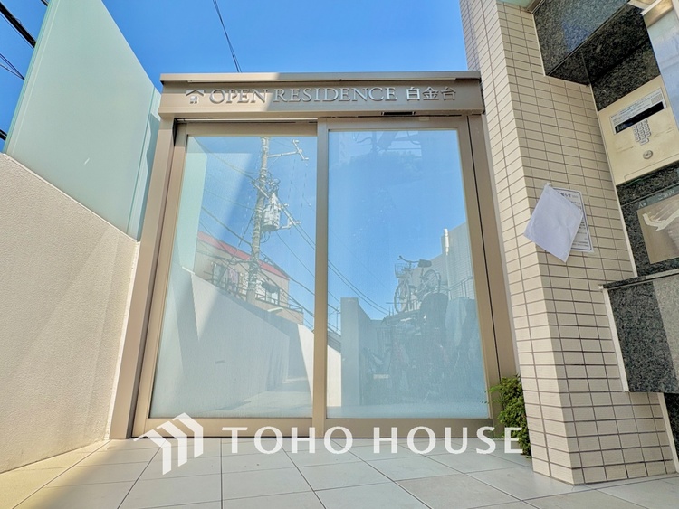 外観 気持ちの良い朝をつくりだし、夕方には笑顔を取り戻させてくれるミラー。パウダールームはいつでも本来の自分を取り戻せる空間。明るく仕上げてあります。