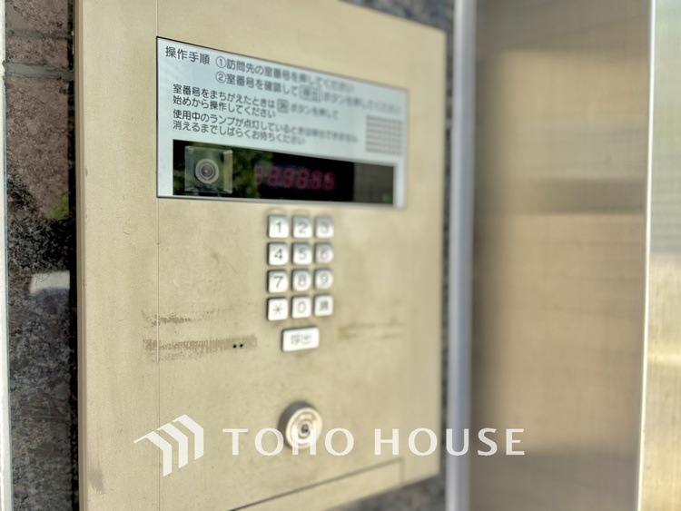 外観 【浴室】《一日の疲れを落としてくれる場所は、落ち着く場所でなければならない》　高級感溢れるカラーと大きさ・柔らかな曲線で構成された半身浴も楽しめるバスタブが心地よさをもたらします。