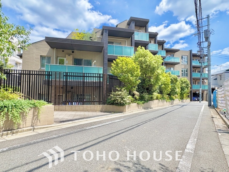 外観 漂う上質な空気感、マンションに入れば「おかえりなさい」と笑顔で迎えてくれるエントランス。最良の心配りを感じるマンションでした。