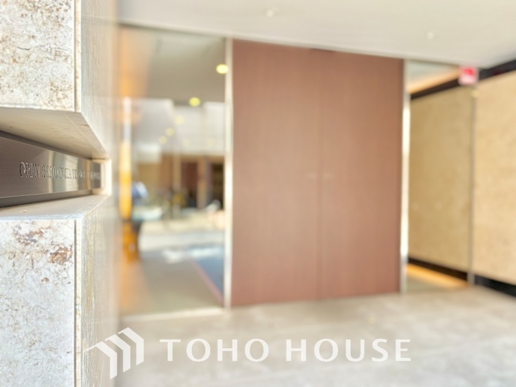 エントランス 陽だまりに満ちたくつろぎの空間を演出します。