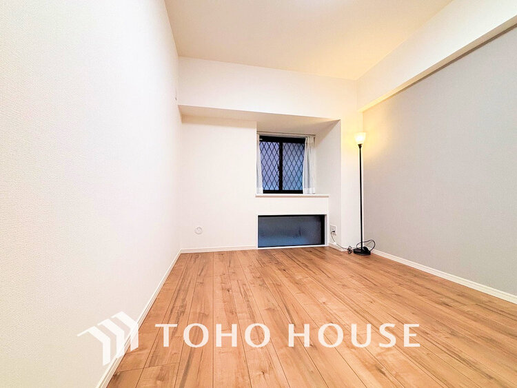 内装 採光もある洋室は、くつろぎのひと時を過ごすのにぴったり