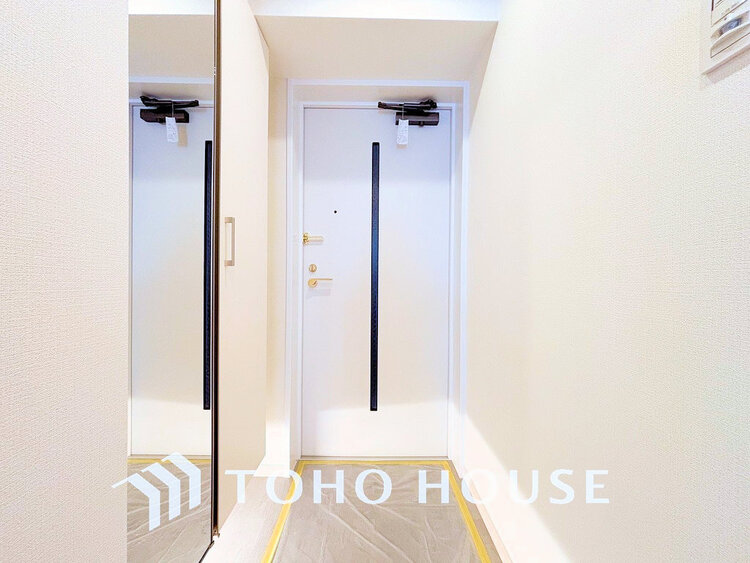 玄関 落ち着いた雰囲気の玄関、家族の帰りを暖かく迎えてくれます