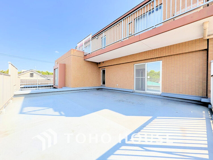 バルコニー 広々ルーフバルコニーで屋上菜園やBBQなどにいかがでしょうか