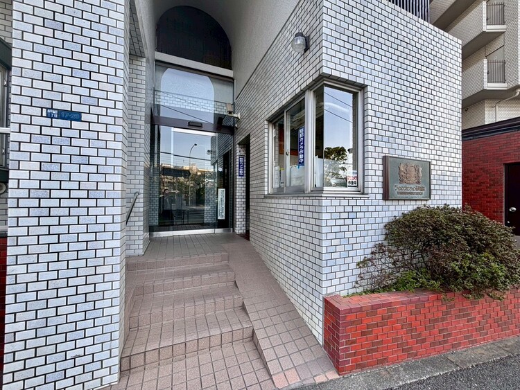 その他 上質感漂う玄関アプローチです。