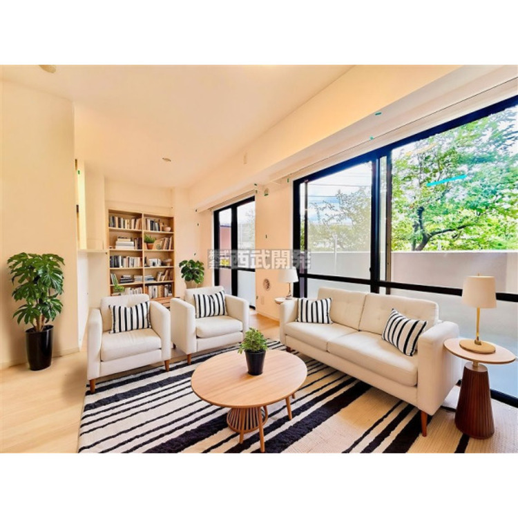 居間 ※配置してある家具や小物はCGによるイメージです。