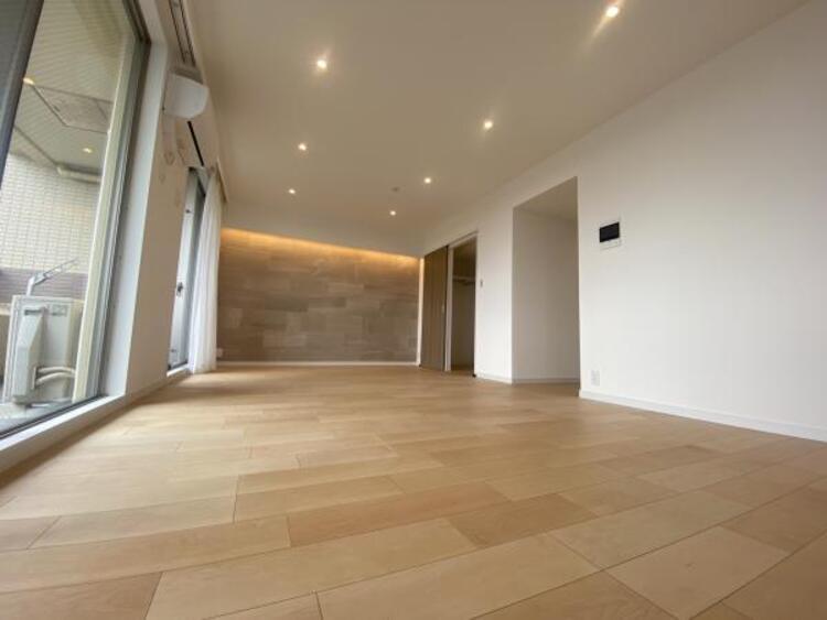 内装 日々の疲れを癒してくれる主寝室。自由度が高いので家具のレイアウトでお好みの空間を創りだせます。