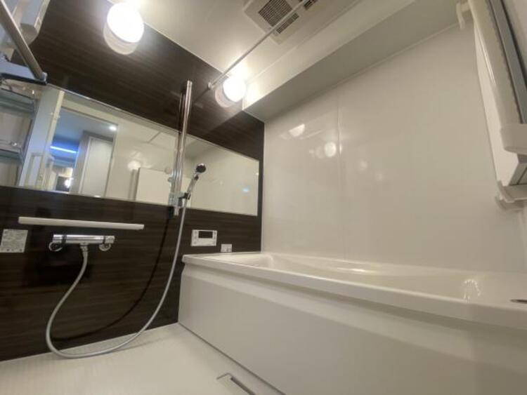 風呂 日々のお掃除が楽なように凹凸が少なく汚れの付きにくい仕様となりました。